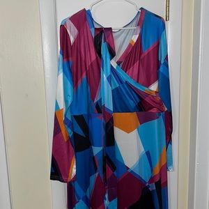 Long dress. Woman’s size 2XL. Multicolor fun pattern.